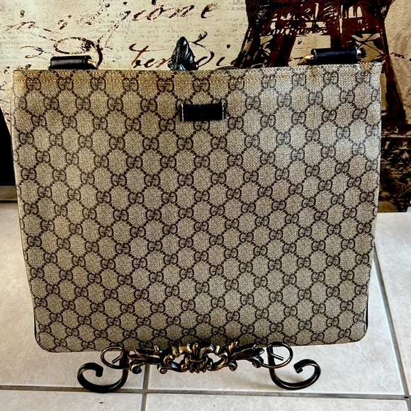 AUTHENTIC GUCCI GG SUPREME LARGE MESSENGER BAG BROWN COLOR - Picture 2 of 12